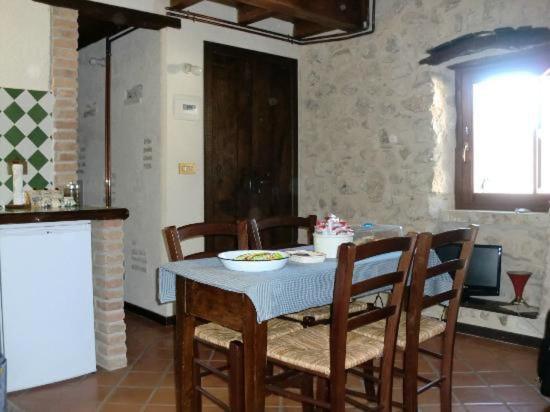 La Casa Su Le Dimore Del Borgo Santo Stefano Di Sessanio Exterior foto